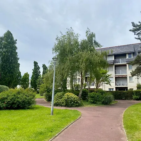 2 Pieces, Balcon, Proche Centre-ville Cabourg, 4 Pers, Parking Securise - Fr-1-487-360 Appartement *